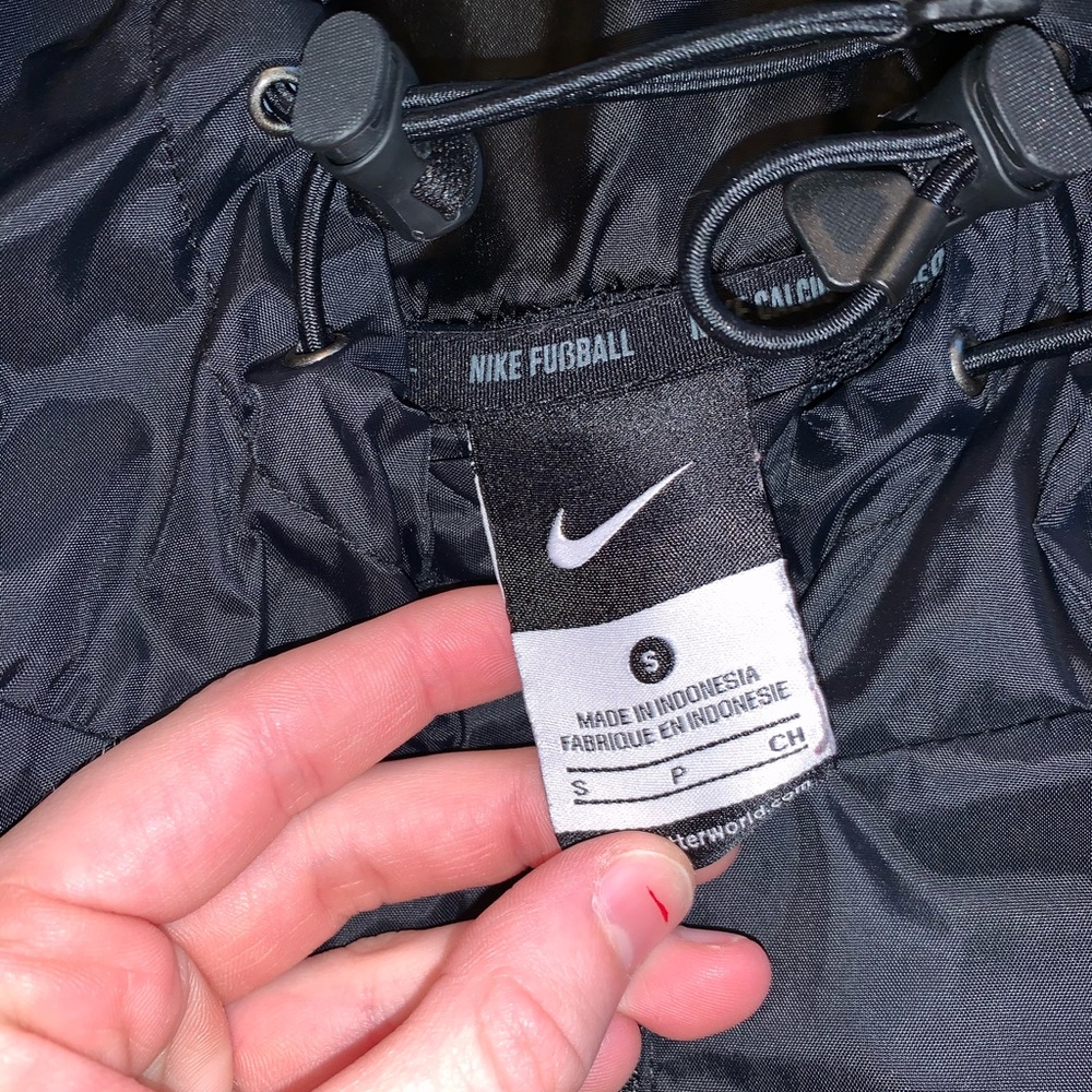 SOLD Nike rain jacket - Picture 3 of 3